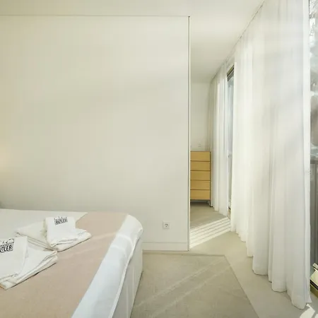 The Skyline Penthouse By The Portuguese Butler *